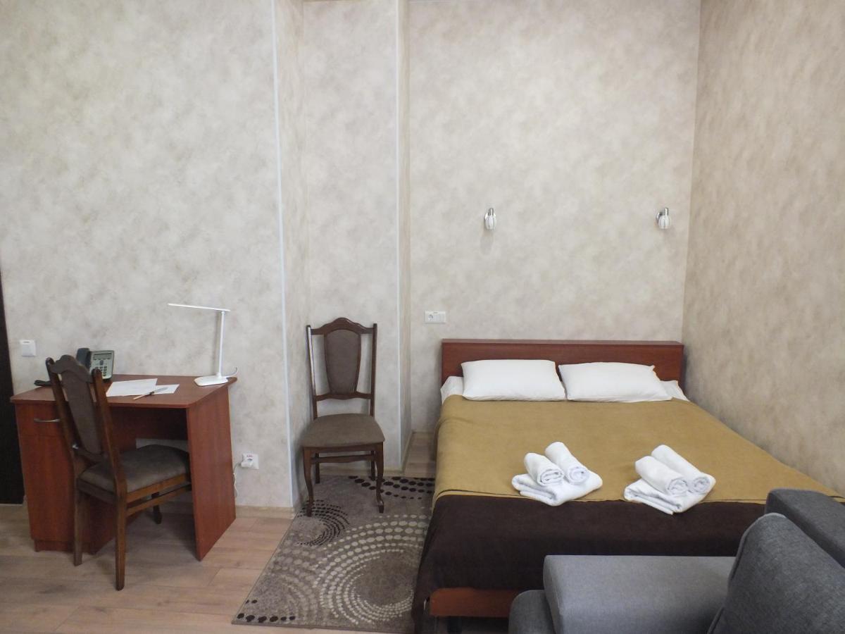 Vorontsovskiy Hotel Melitopol Exterior photo