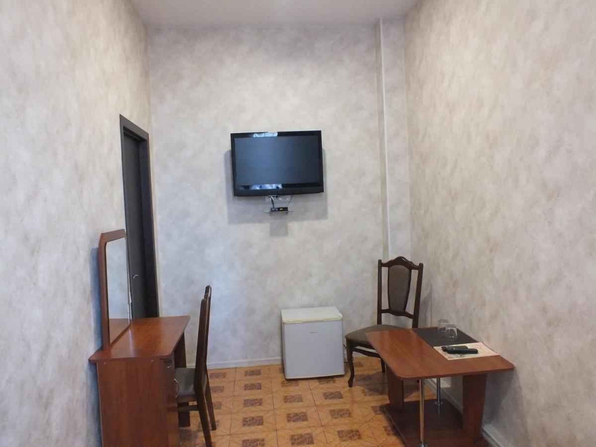 Vorontsovskiy Hotel Melitopol Exterior photo