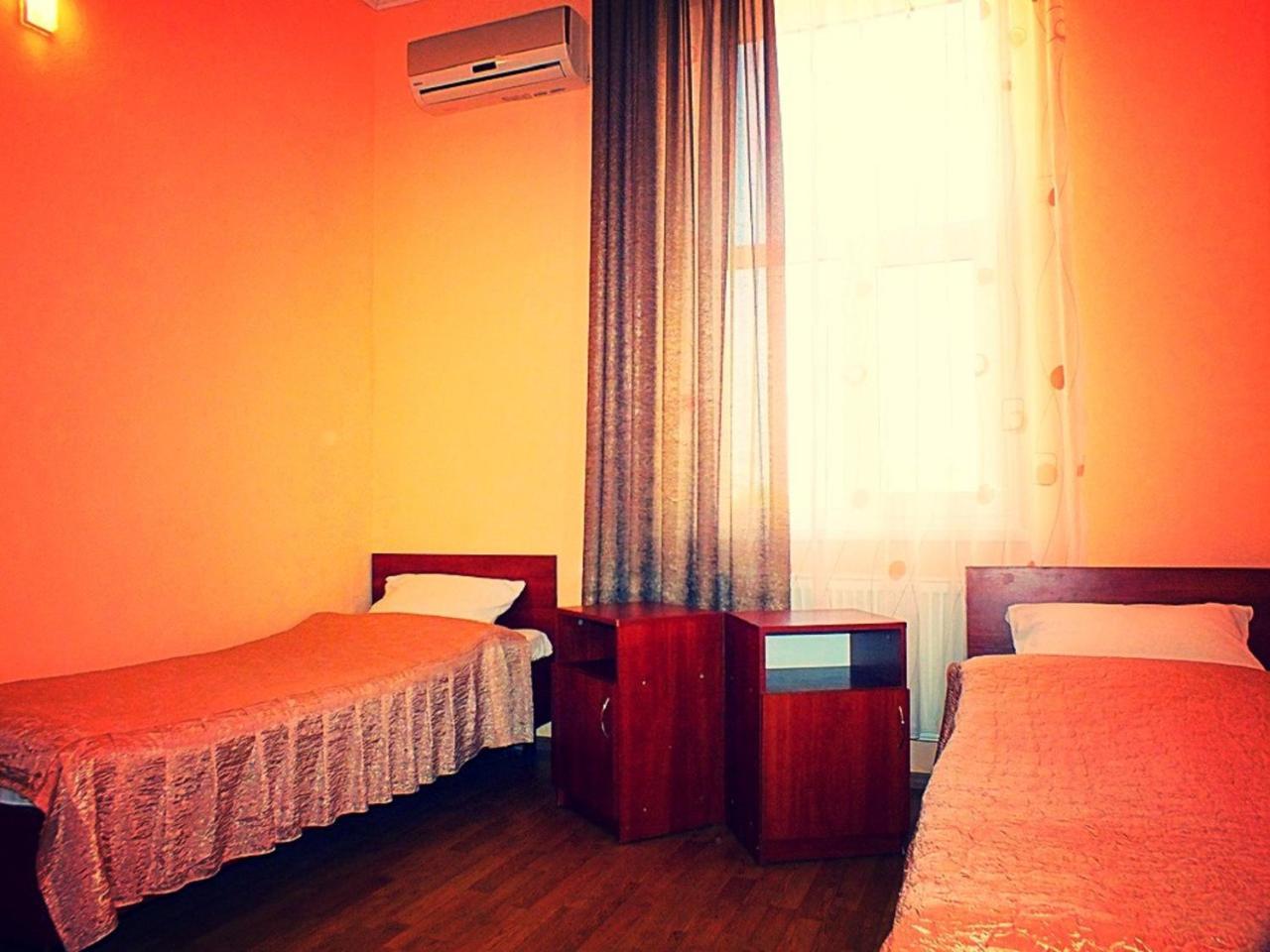 Vorontsovskiy Hotel Melitopol Exterior photo