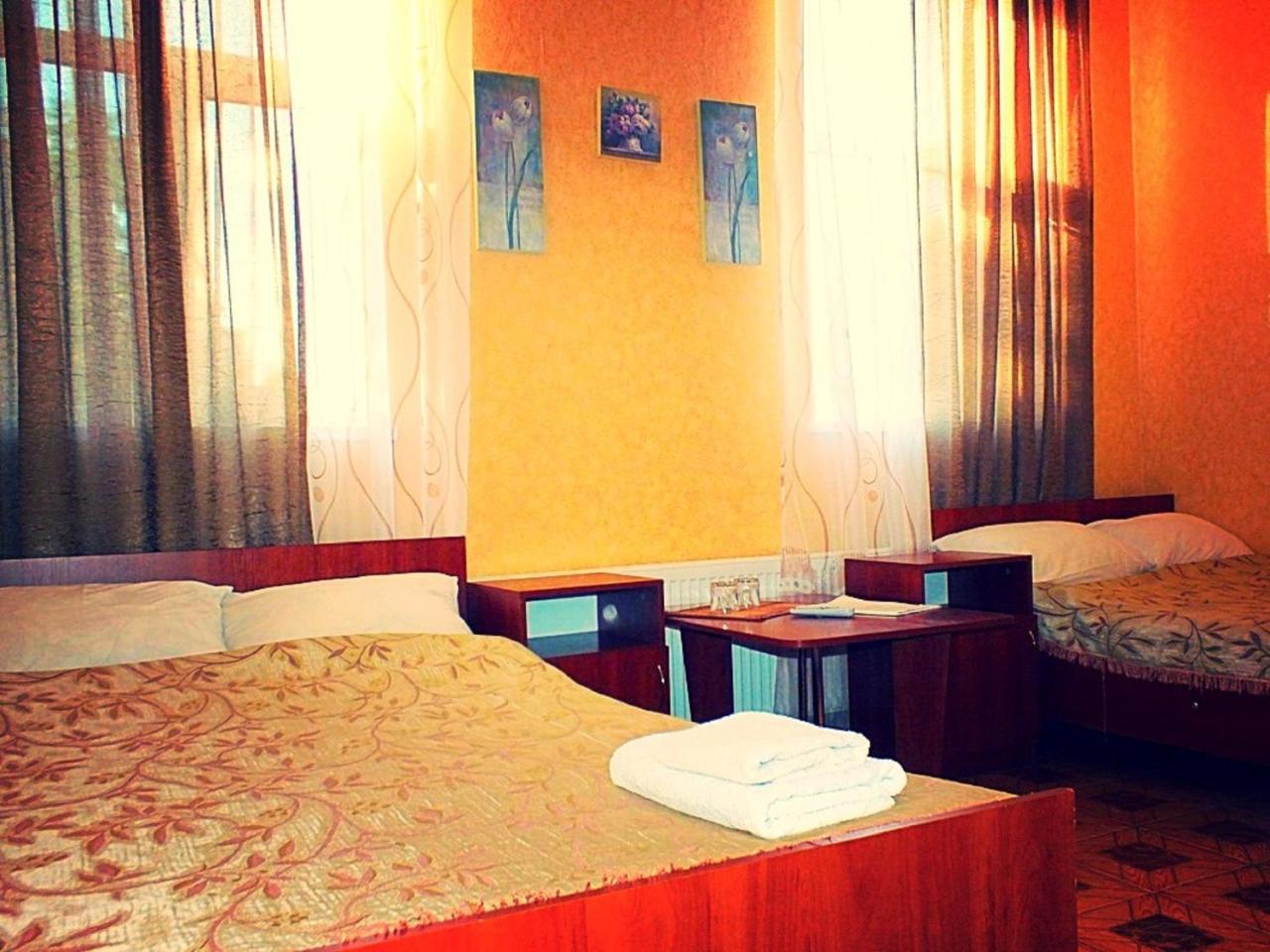 Vorontsovskiy Hotel Melitopol Exterior photo
